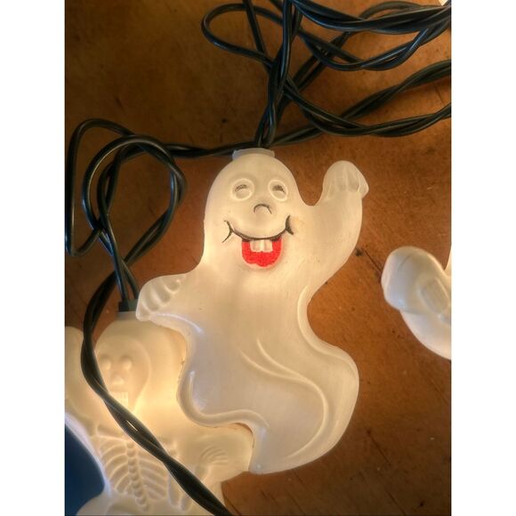 Halloween Ghost Skeleton Blow Mold Lights Strand 10 Feet Vintage Works(5530) - Picture 3 of 5